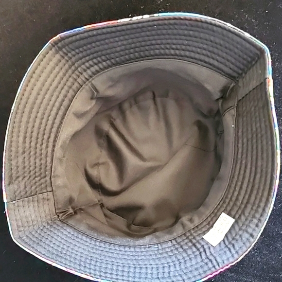 Graphic Bucket Hat New no tags reversible - Picture 5 of 6